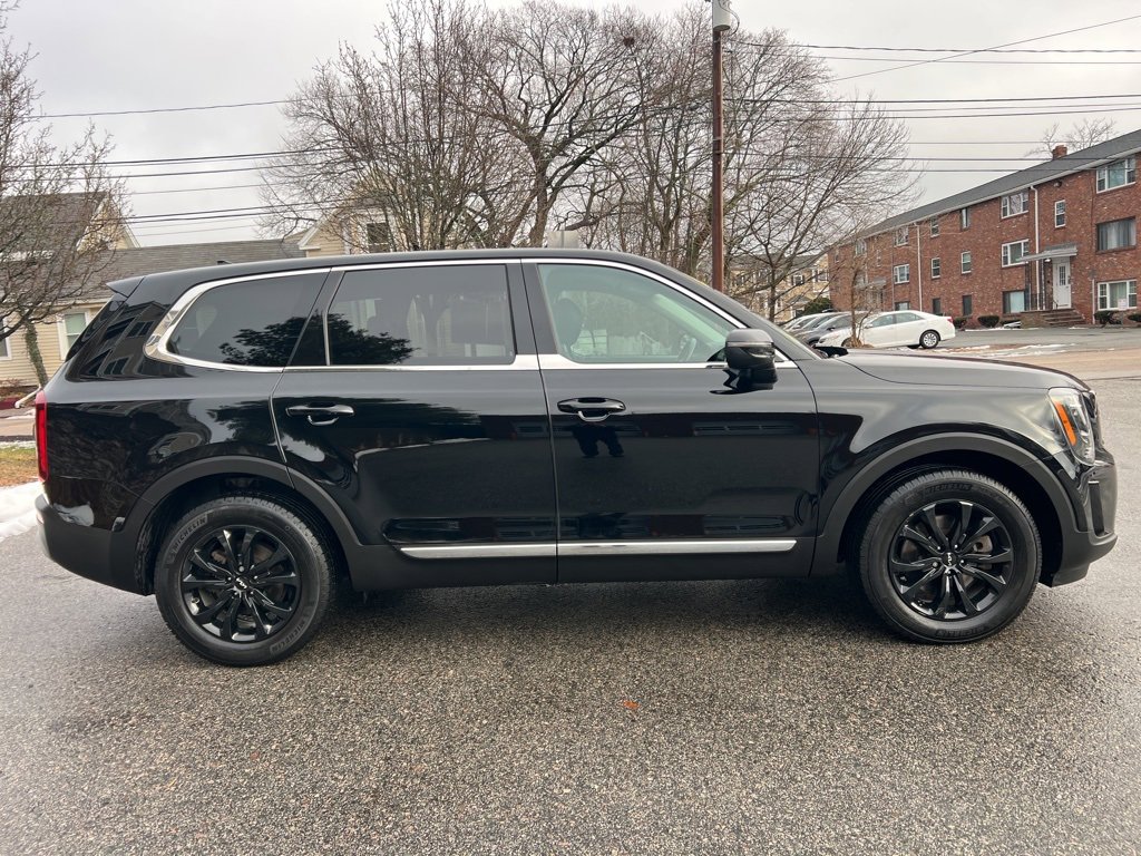 Certified 2022 Kia Telluride LX image 6