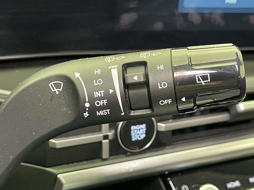 Used 2025 Hyundai Santa Fe SEL AWD/4WD image 31