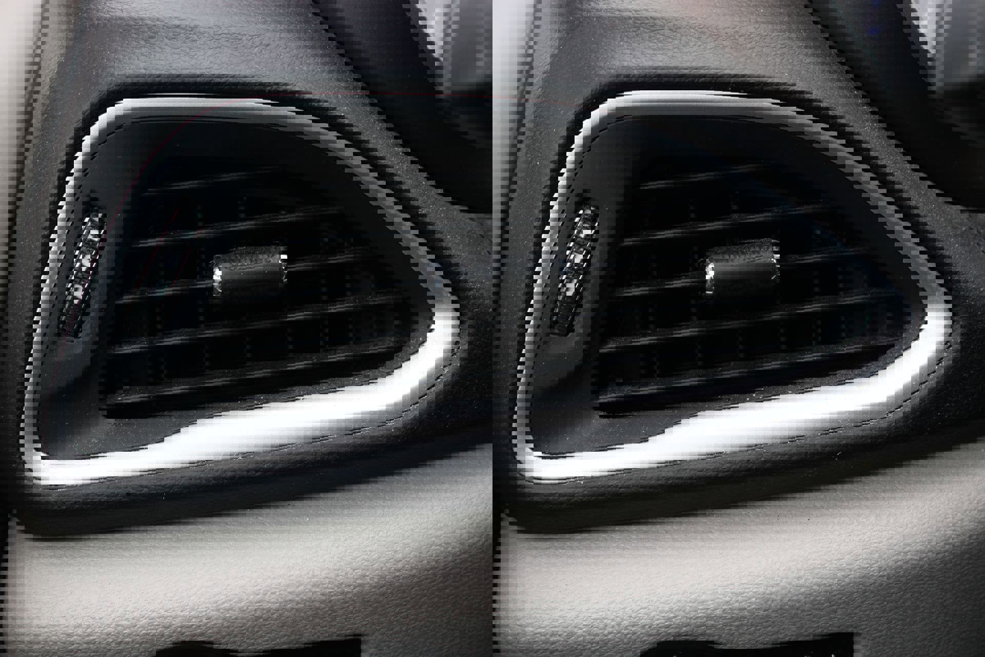 Used 2017 Chrysler Pacifica Touring-L image 28