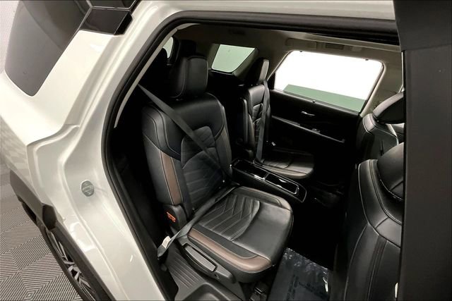 Used 2023 Nissan Pathfinder Platinum image 26