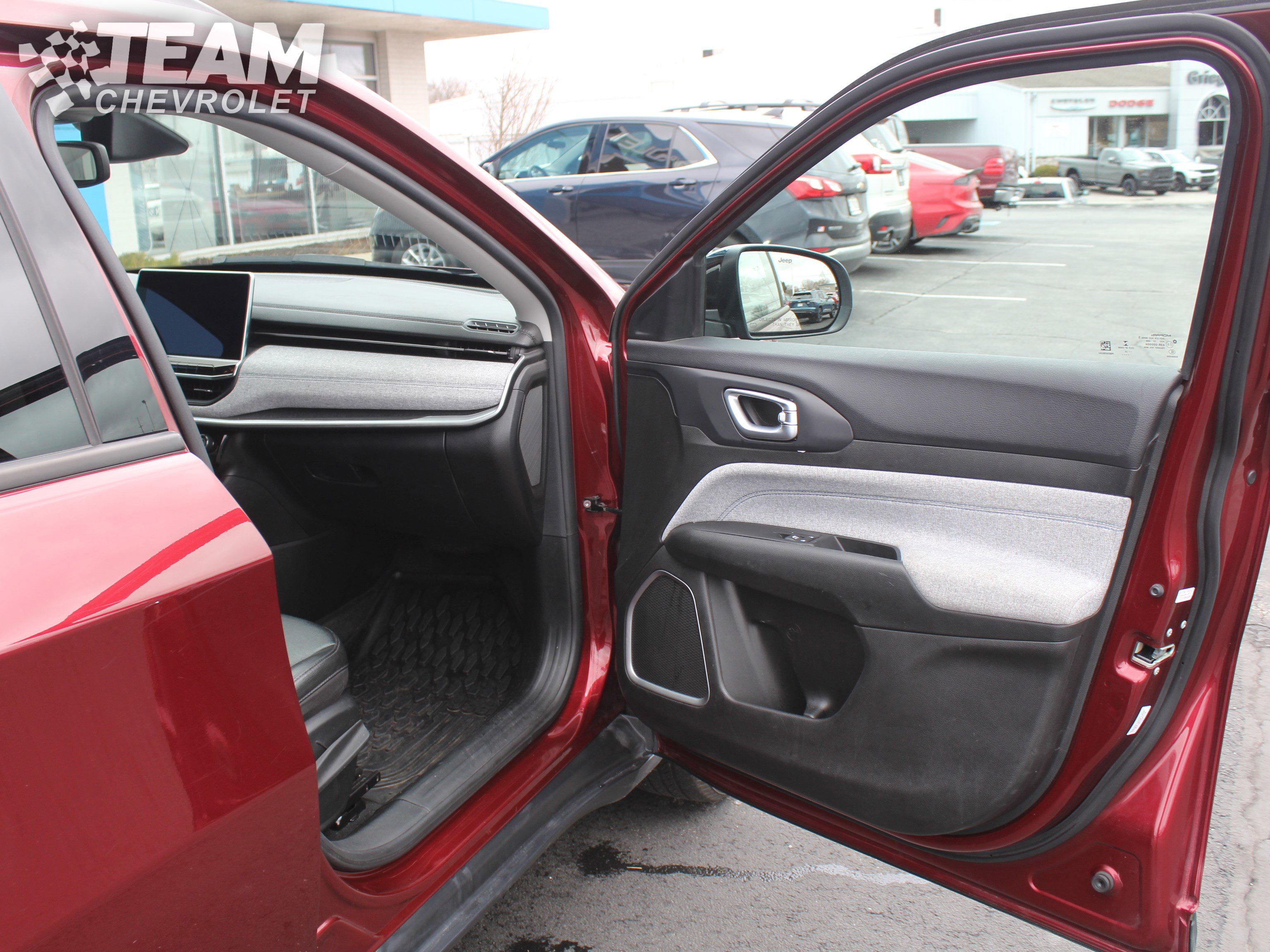 Used 2022 Jeep Compass Latitude image 25