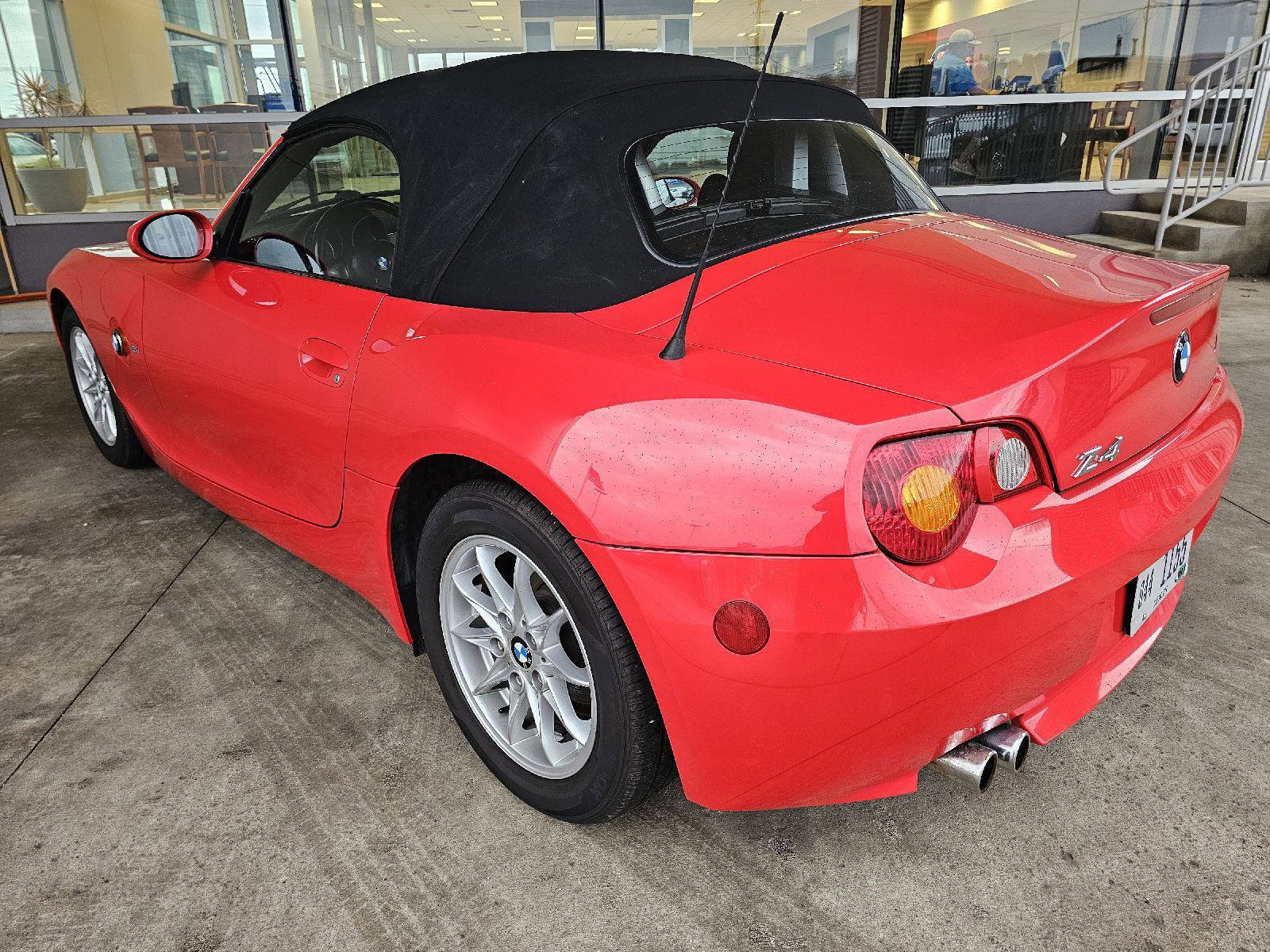 Used 2003 BMW Z4 2.5i image 3