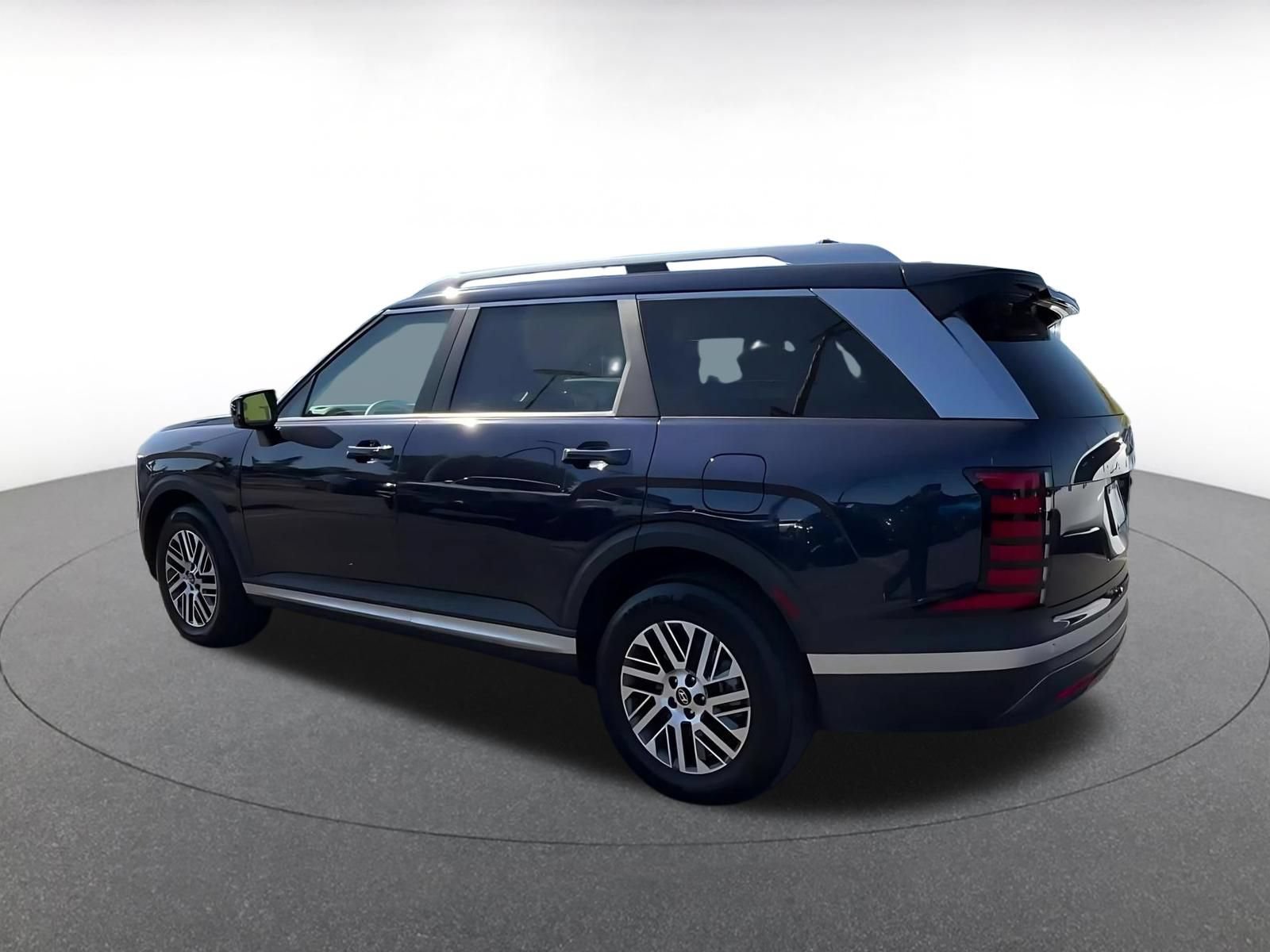Used 2026 Hyundai Palisade SEL FWD image 9