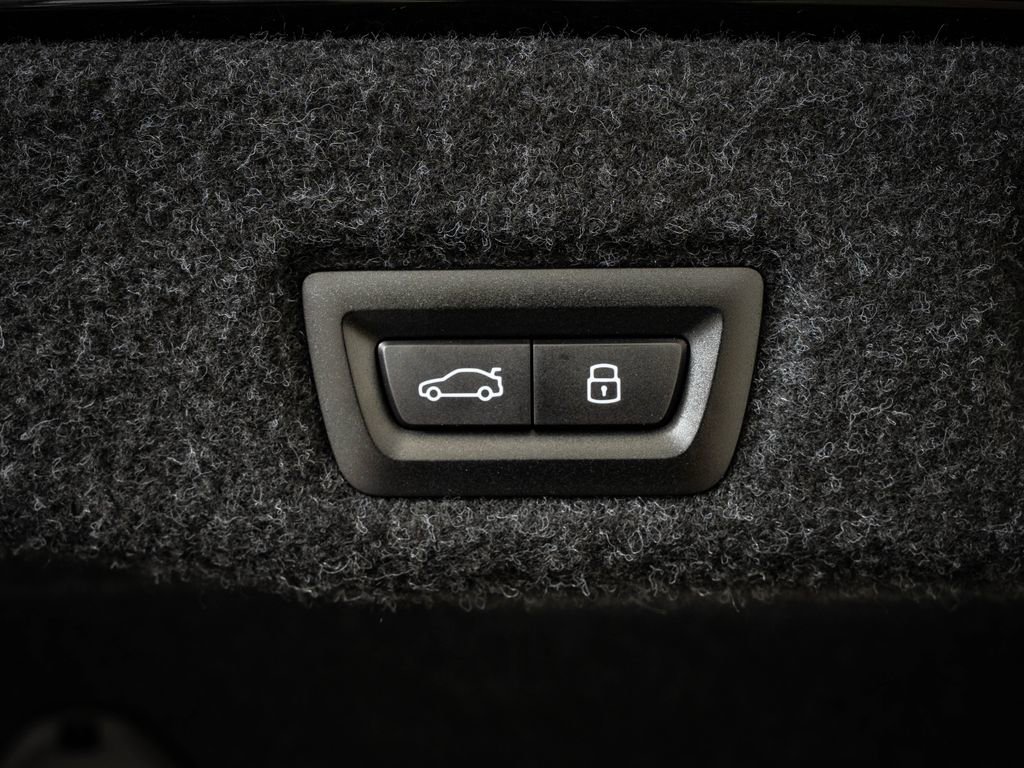 Certified 2025 BMW 530i xDrive AWD/4WD image 21
