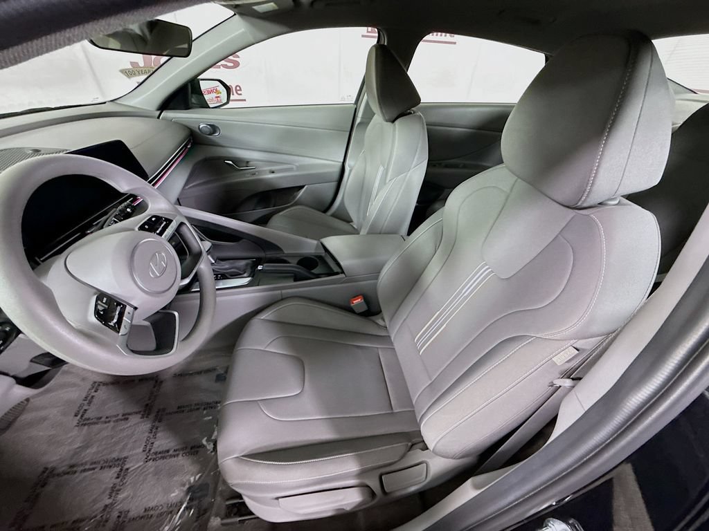 Used 2024 Hyundai Elantra SEL FWD image 25