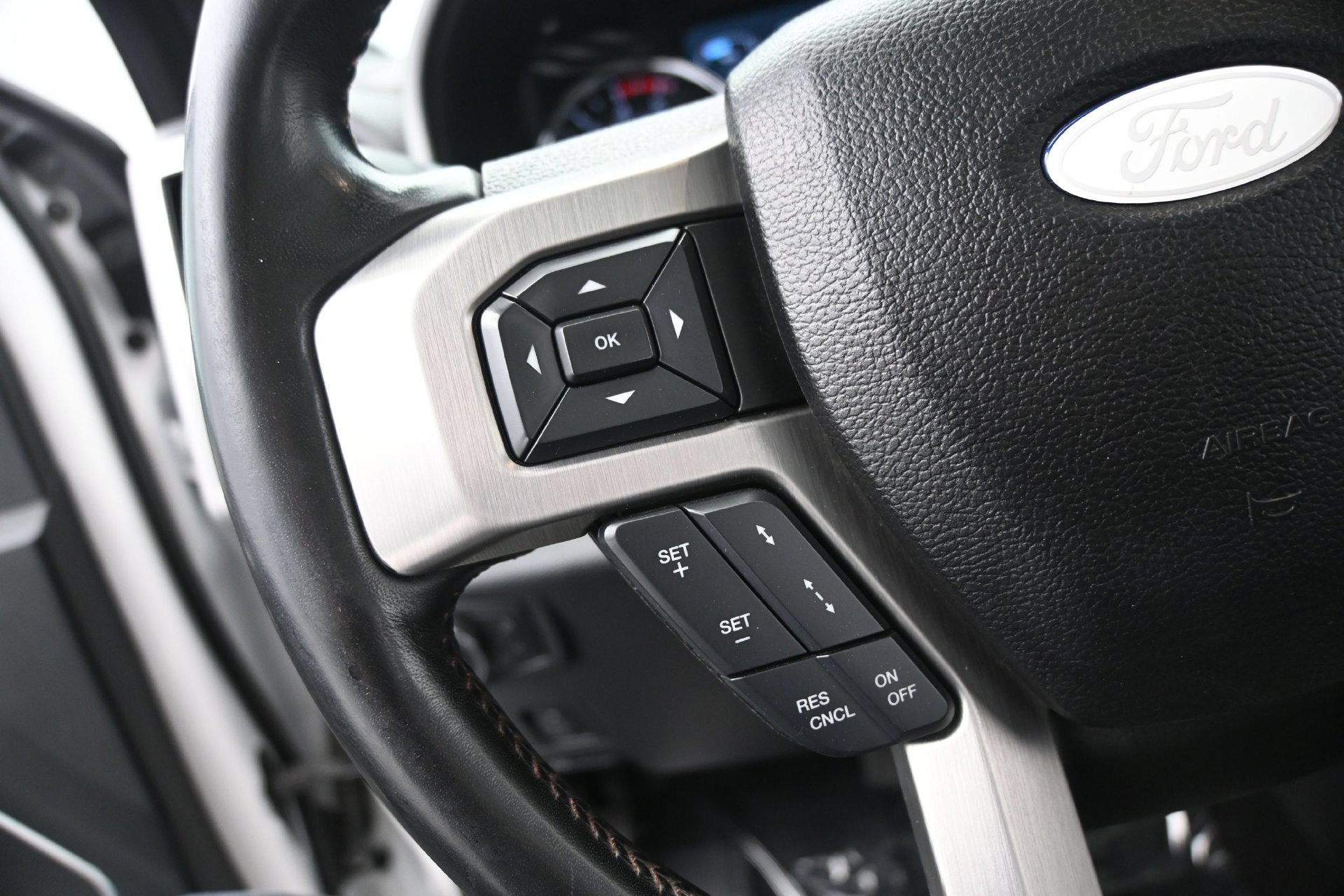 Used 2019 Ford F350 Platinum w/ Platinum Ultimate Package AWD/4WD image 23