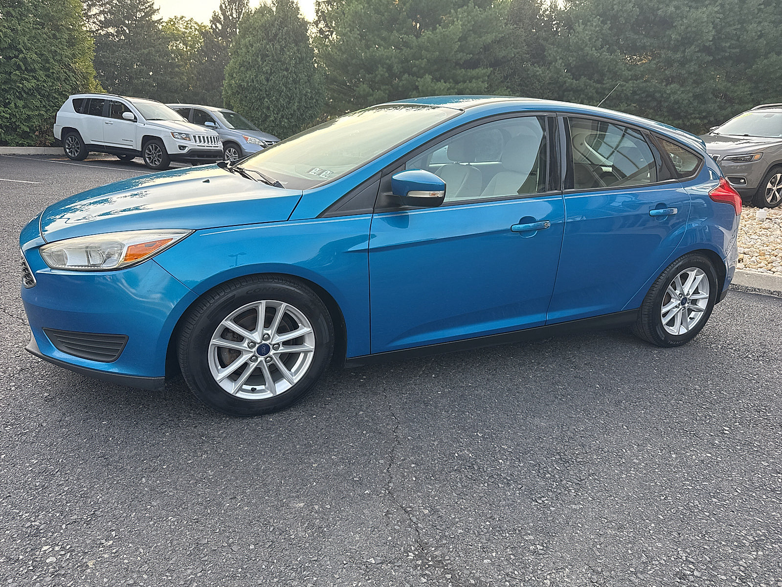 Used 2016 Ford Focus SE w/ SE Power Seat Package FWD image 11