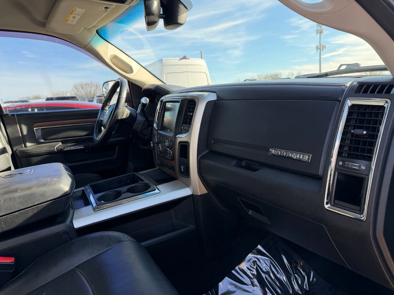 Used 2015 RAM 2500 Laramie w/ Protection Group image 17