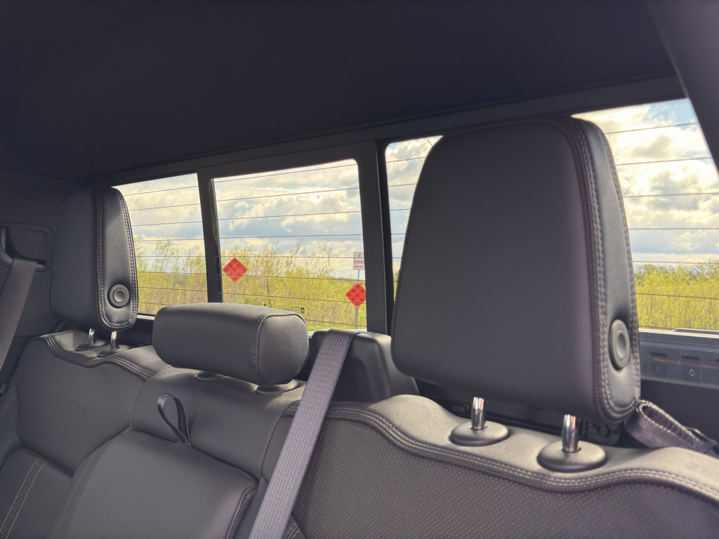 Used 2025 Chevrolet Silverado 1500 High Country w/ High Country Premium Package AWD/4WD image 43