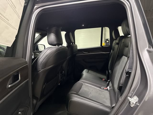 New 2026 Jeep Grand Cherokee Altitude AWD/4WD image 23