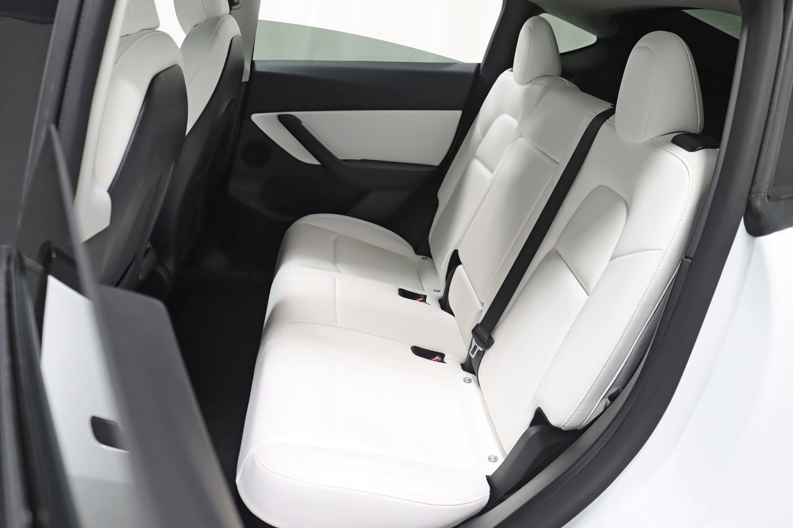 Used 2022 Tesla Model Y Long Range image 29