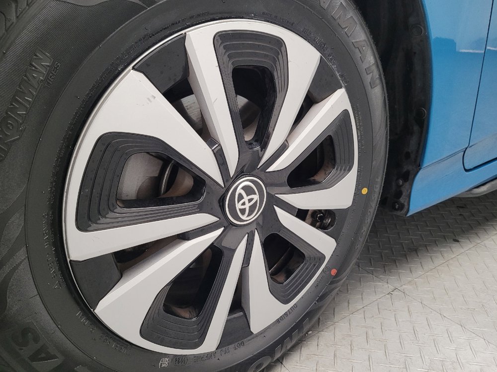 Used 2017 Toyota Prius Prime Plus FWD image 31