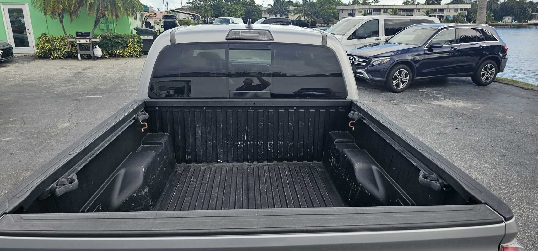 Used 2017 Toyota Tacoma Limited w/ Tow Package RWD image 21