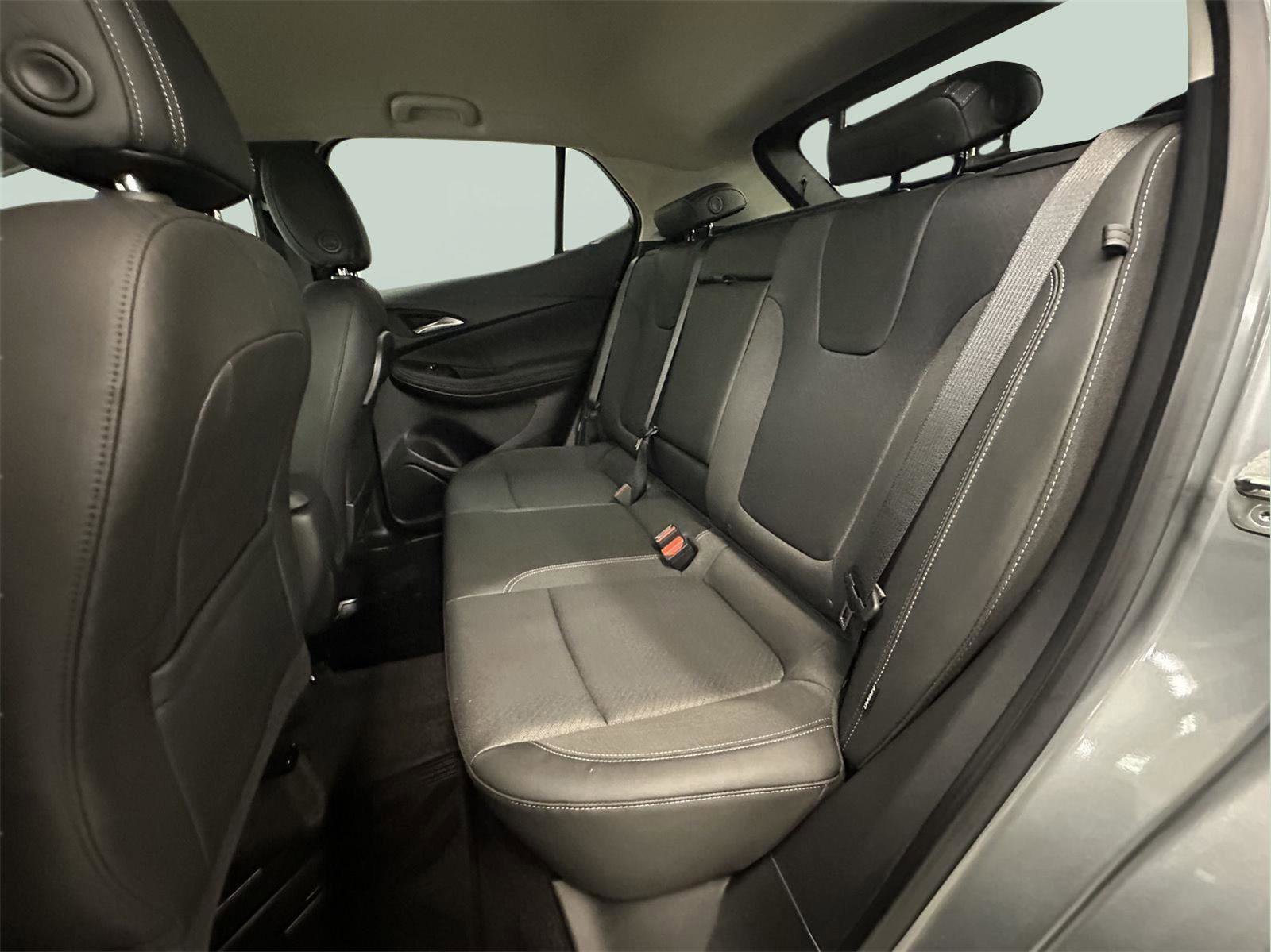 Used 2023 Buick Encore GX Select w/ Sport Touring Package image 29