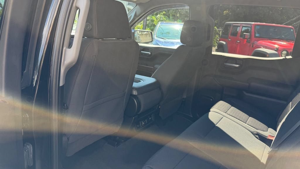 Used 2021 Chevrolet Silverado 1500 LT AWD/4WD image 18