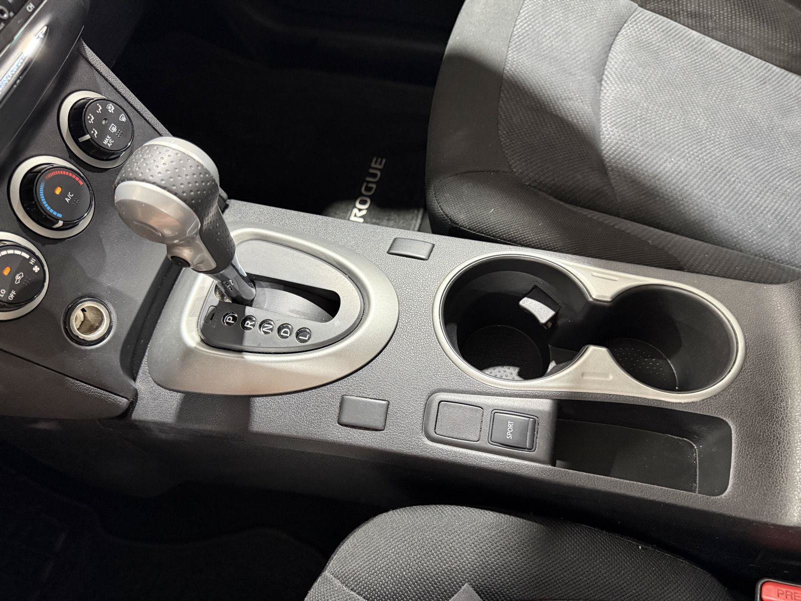 Used 2013 Nissan Rogue S FWD image 28