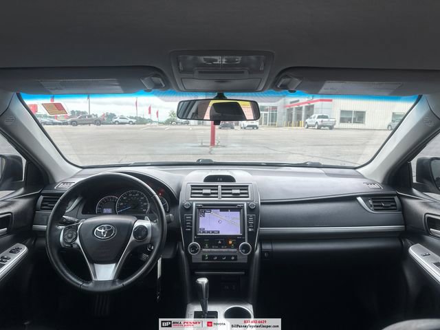 Used 2014 Toyota Camry SE FWD image 12