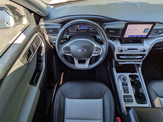 Used 2022 Ford Explorer XLT w/ Equipment Group 202A RWD image 18