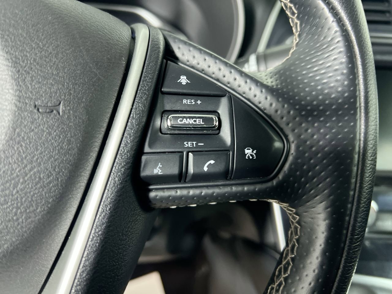 Used 2023 Nissan Maxima SV w/ Floor Mat Group FWD image 17