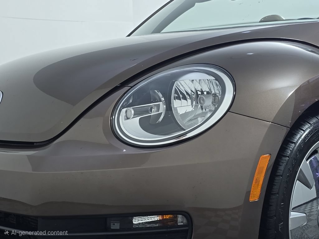Used 2013 Volkswagen Beetle 2.5 70's Edition FWD image 13