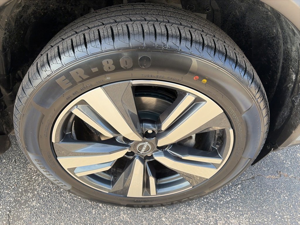 Used 2023 Nissan Rogue SL w/ SL Premium Package image 39