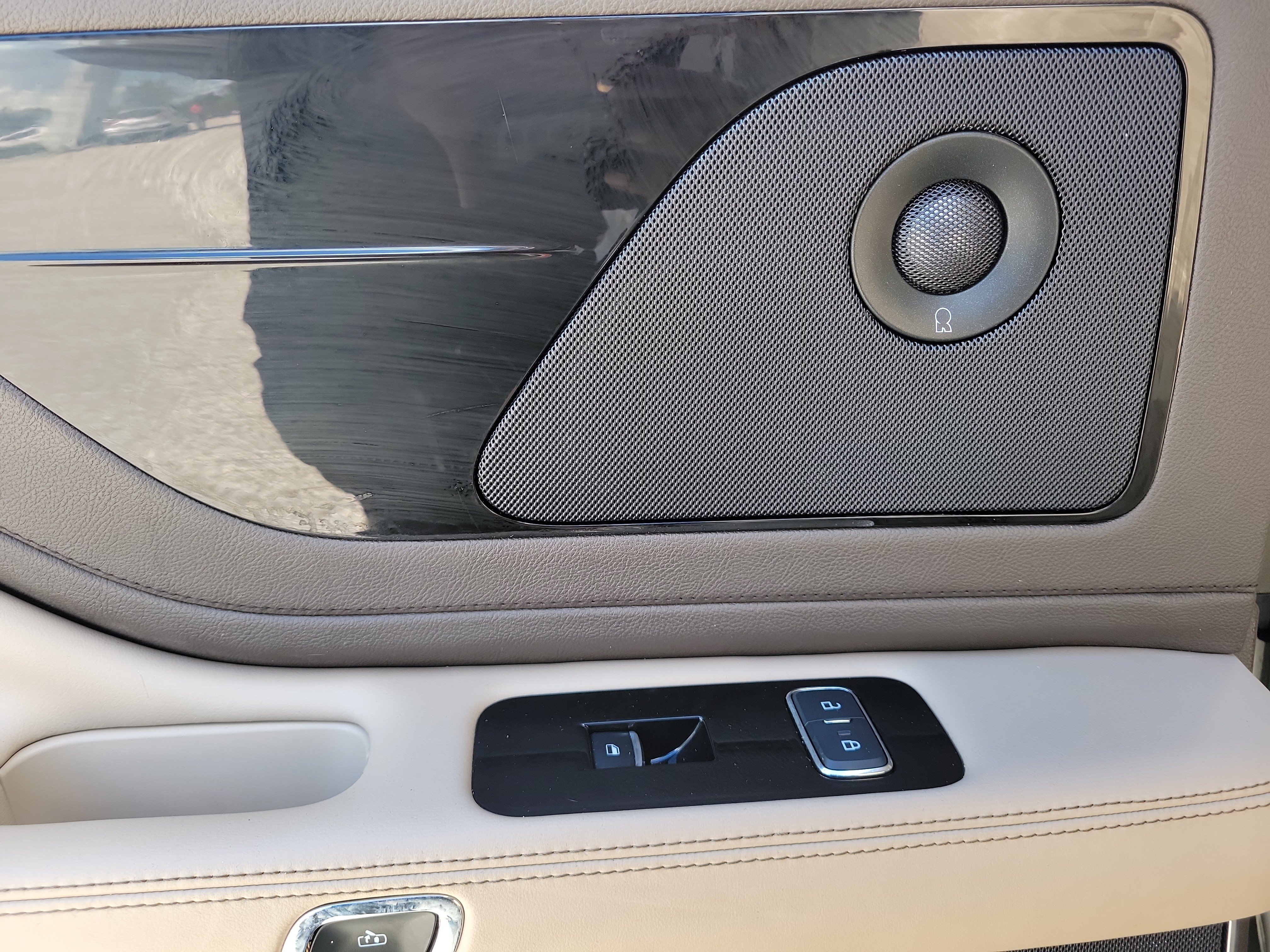Used 2023 Lincoln Aviator Reserve w/ Elements Package Plus RWD image 20