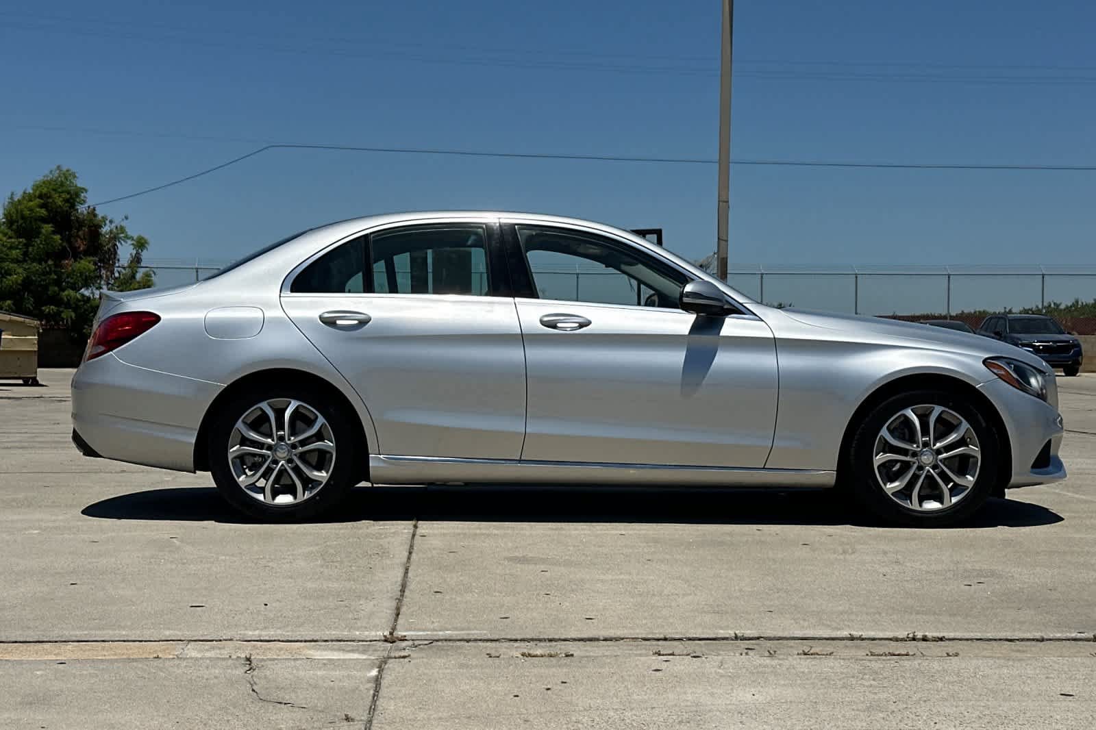 Used 2016 Mercedes-Benz C 300 Sedan image 2