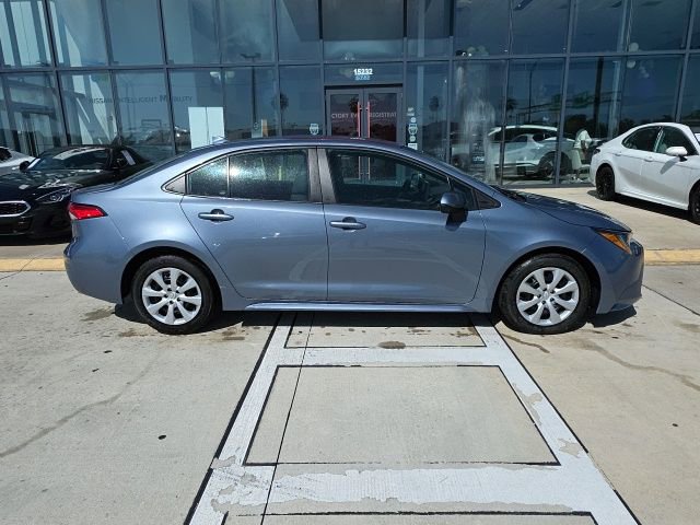 Used 2024 Toyota Corolla LE image 3