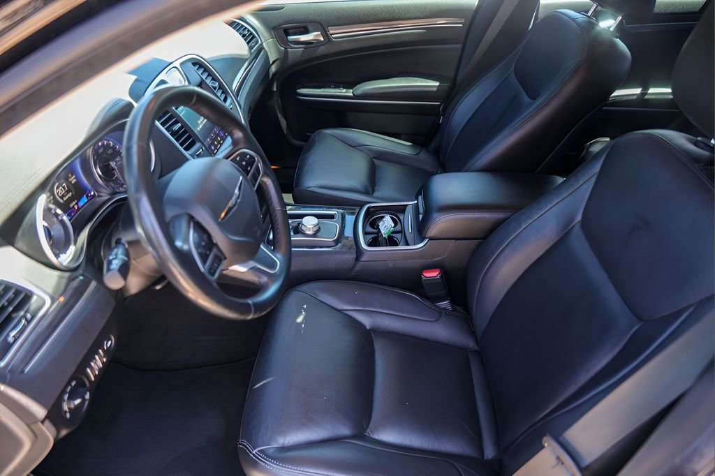 Used 2022 Chrysler 300 Touring L RWD image 8