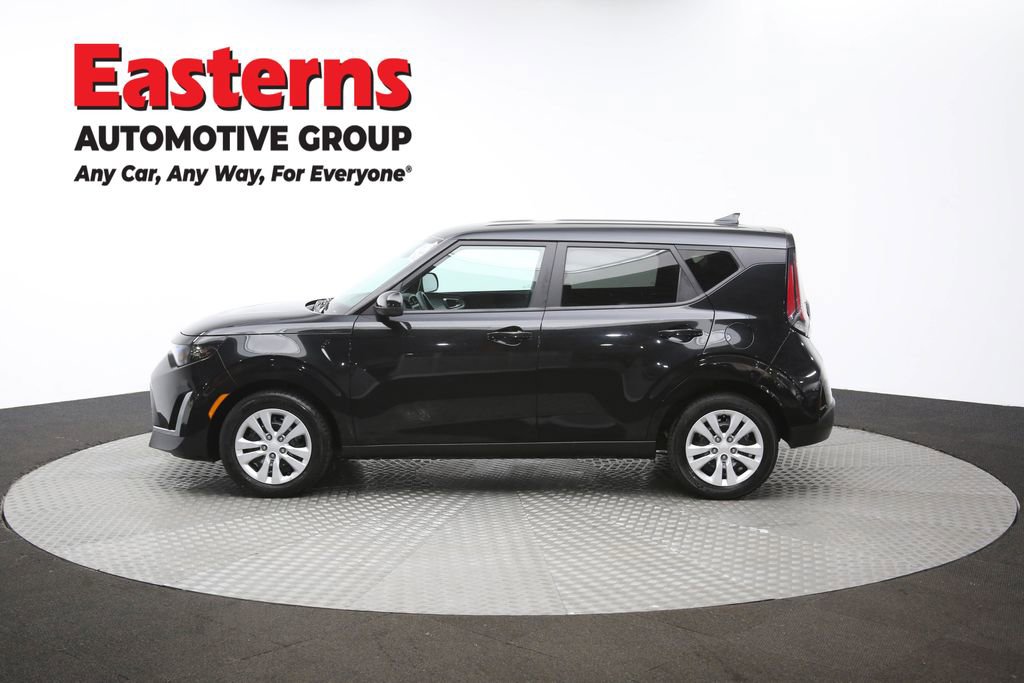 Used 2023 Kia Soul LX image 99