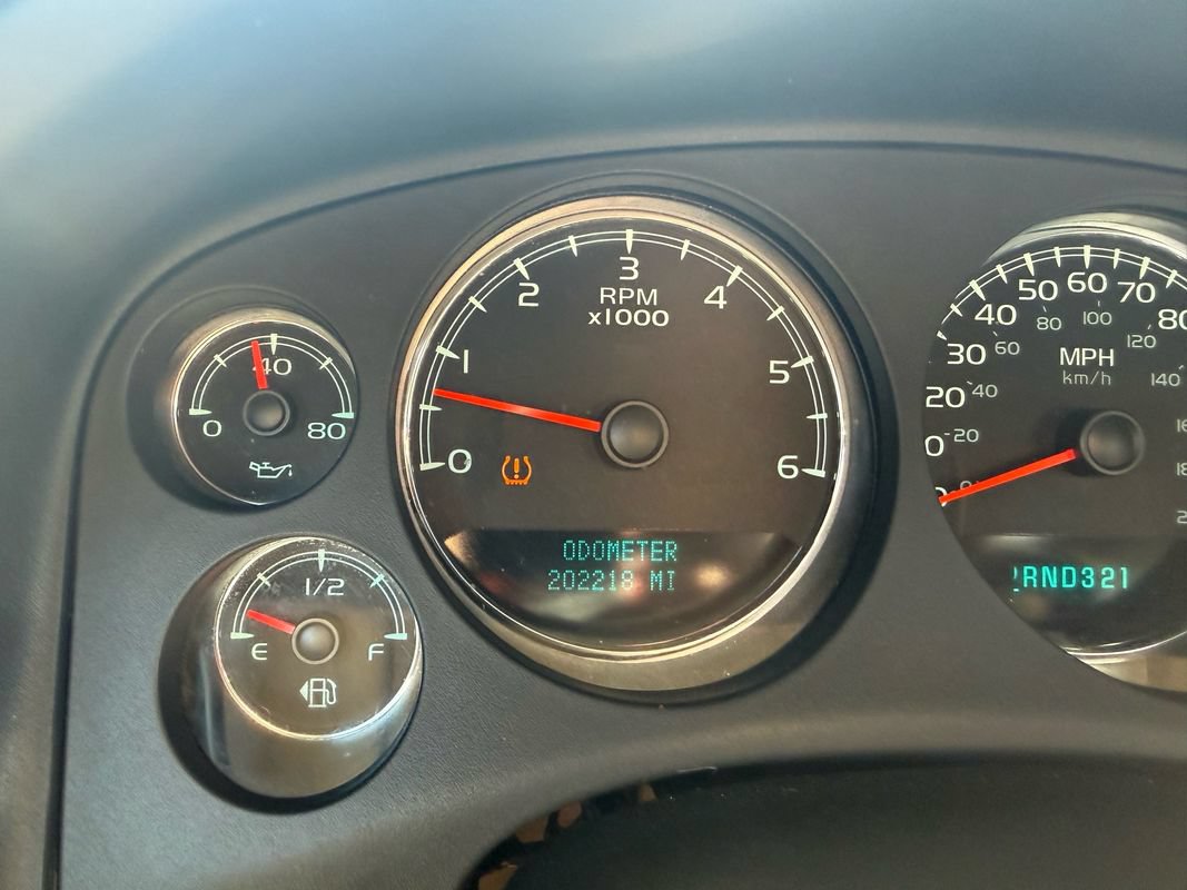 Used 2008 Chevrolet Suburban LT w/ LT Preferred Equipment Group AWD/4WD image 14