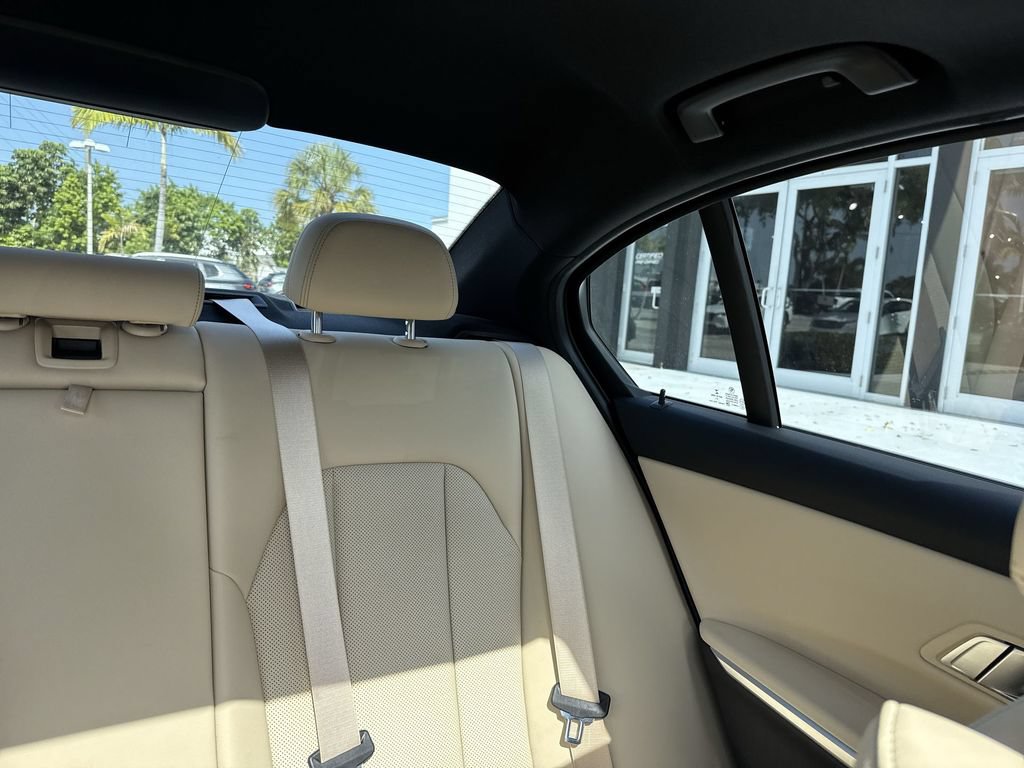 Used 2022 BMW 330i Sedan w/ Convenience Package RWD image 19