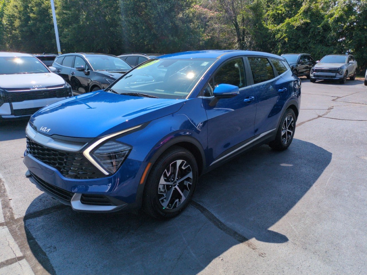 Certified 2024 Kia Sportage EX FWD image 3