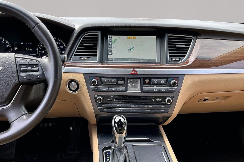 Used 2016 Hyundai Genesis 3.8 RWD image 9