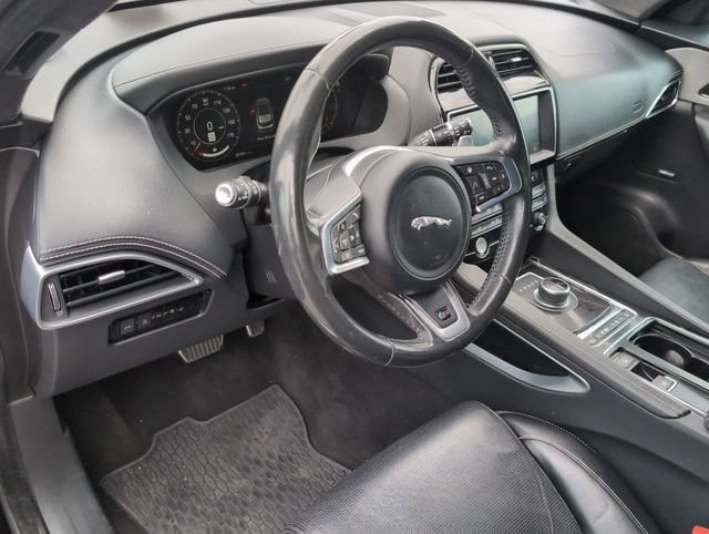 Used 2020 Jaguar F-PACE S AWD/4WD image 10