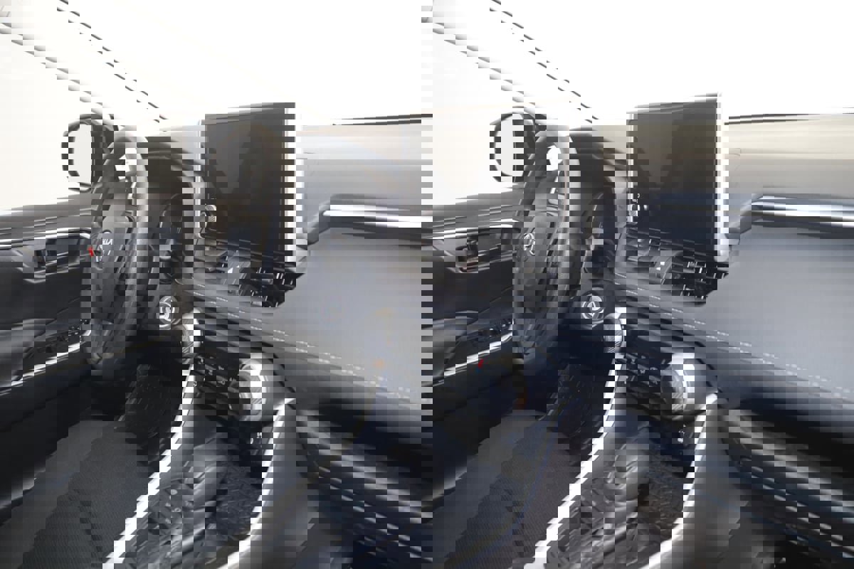 Used 2024 Toyota RAV4 LE FWD image 33