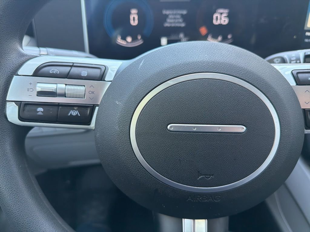 Used 2025 Hyundai Tucson SE image 22