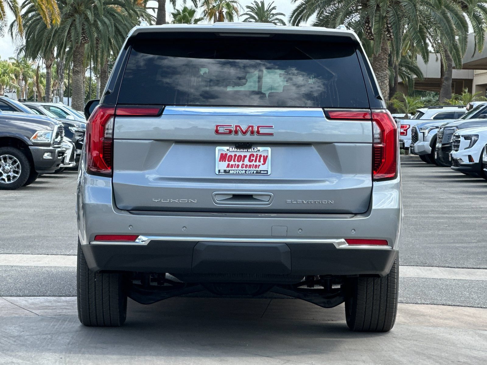 New 2026 GMC Yukon XL Elevation w/ Elevation Premium Package AWD/4WD image 5