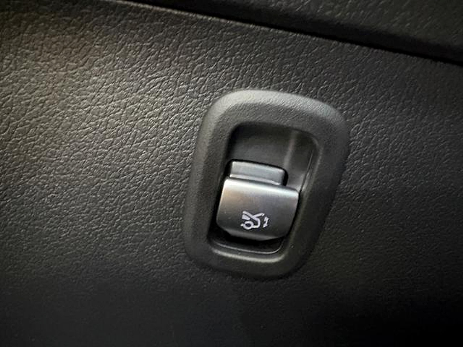 New 2026 Mercedes-Benz C 300 Sedan image 22