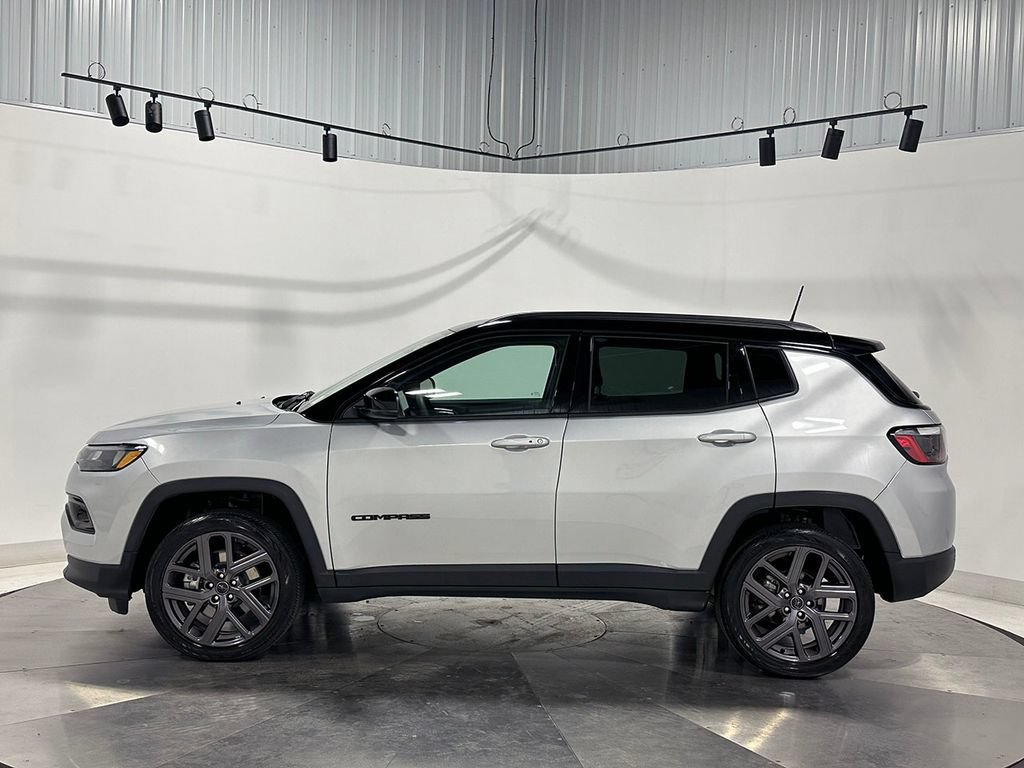 Used 2026 Jeep Compass Limited AWD/4WD image 14