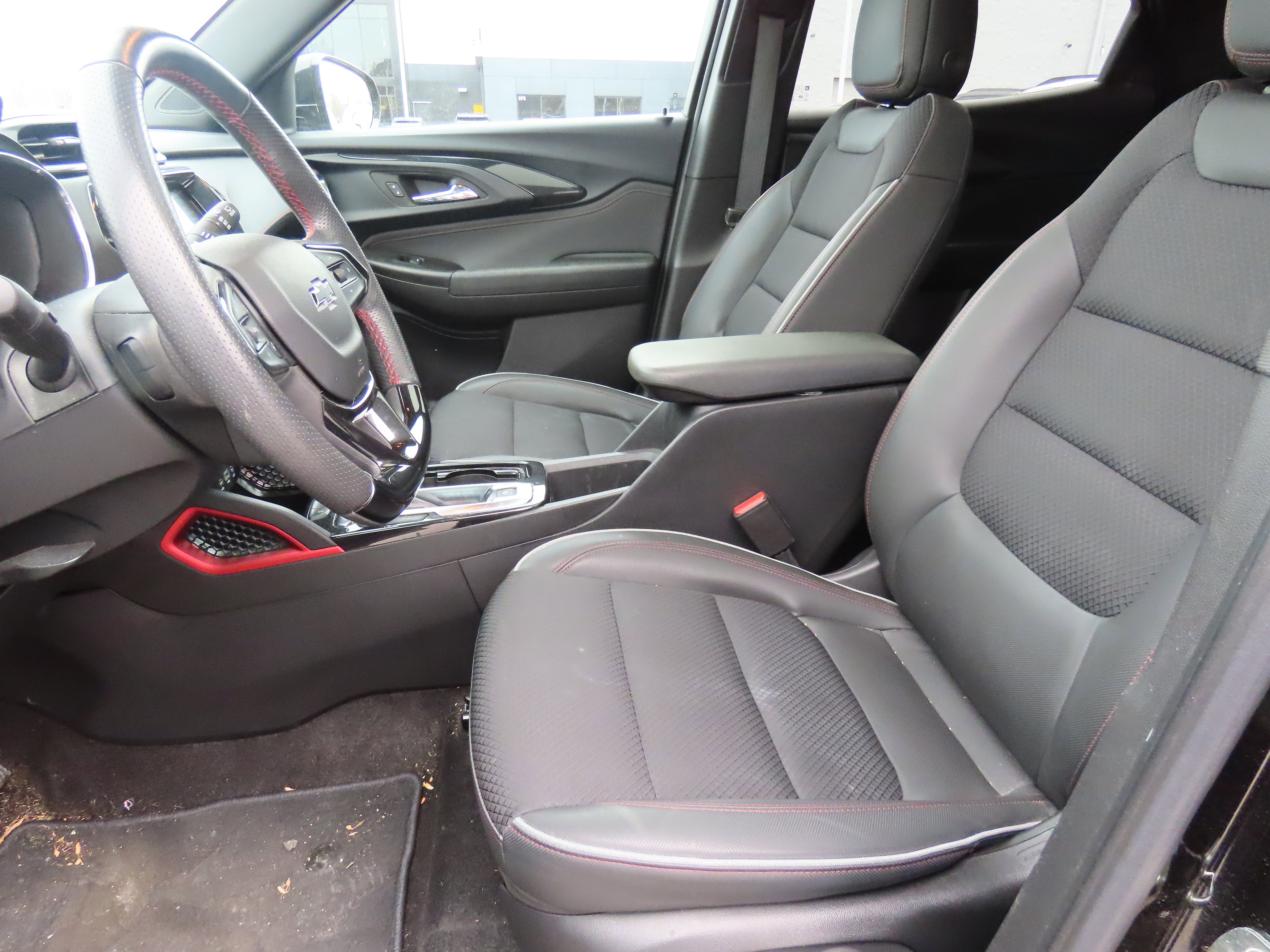 Used 2023 Chevrolet TrailBlazer RS w/ Sun and Liftgate Package AWD/4WD image 37