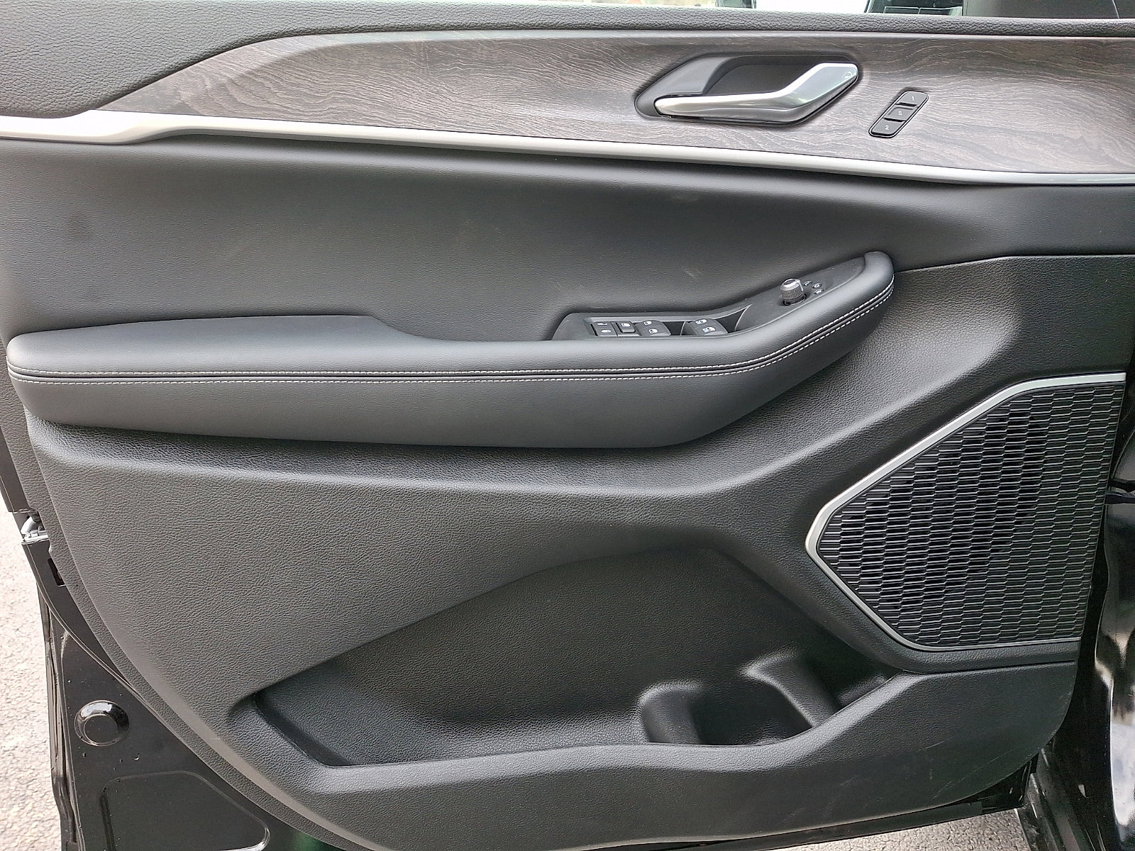 New 2026 Jeep Grand Cherokee Limited image 8