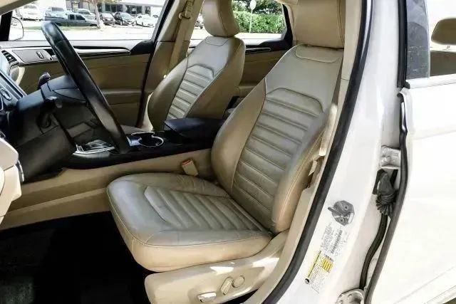 Used 2016 Ford Fusion SE w/ Equipment Group 502A image 37