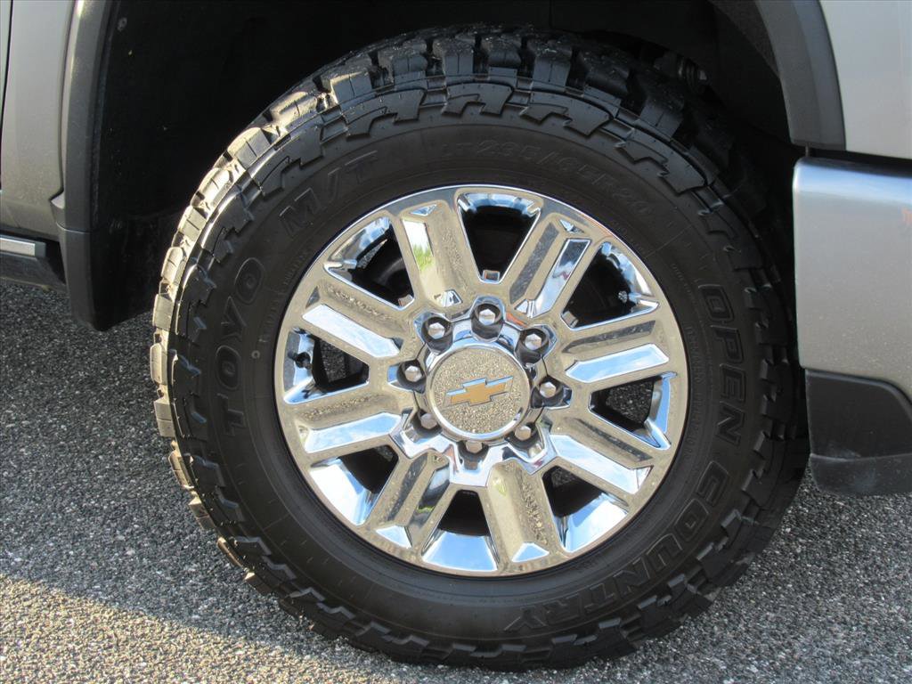 Used 2024 Chevrolet Silverado 2500 High Country w/ Technology Package image 8