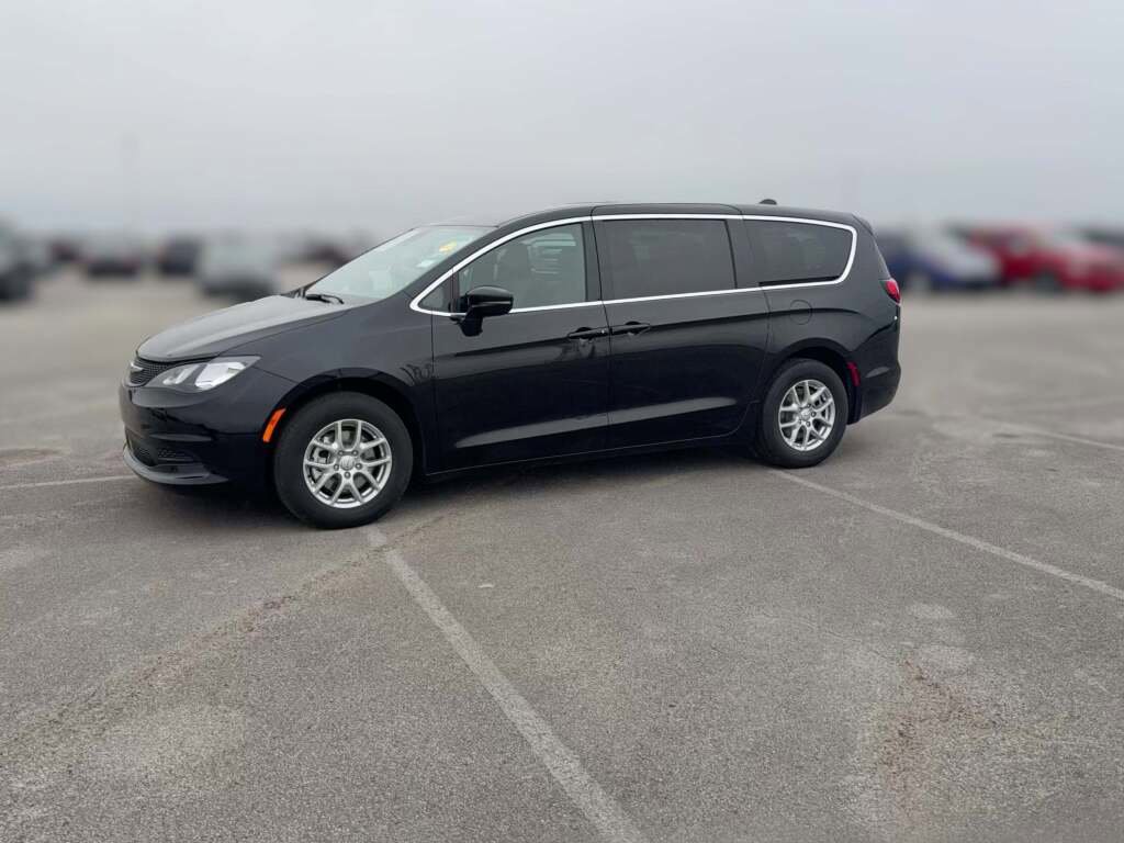 New 2026 Chrysler Voyager LX image 5