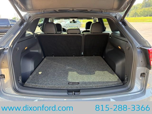 Used 2023 Volkswagen Atlas Cross Sport SEL R-Line AWD/4WD image 27