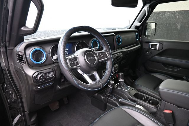 Used 2022 Jeep Wrangler Unlimited Rubicon 4xe w/ Steel Bumper Group AWD/4WD image 17