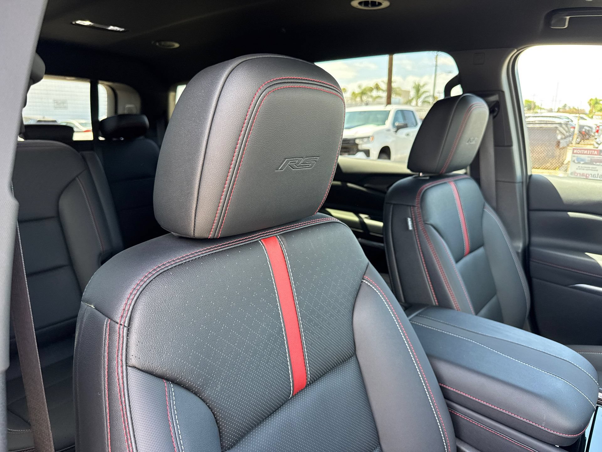 Used 2026 Chevrolet Traverse RS FWD image 14