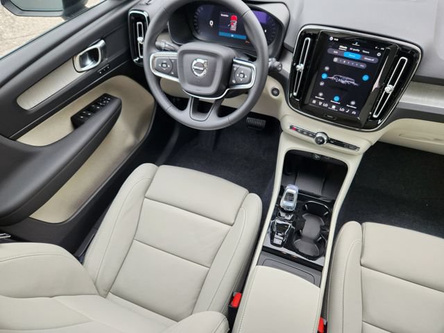 New 2026 Volvo XC40 B5 Plus w/ Protection Package Premier AWD/4WD image 10