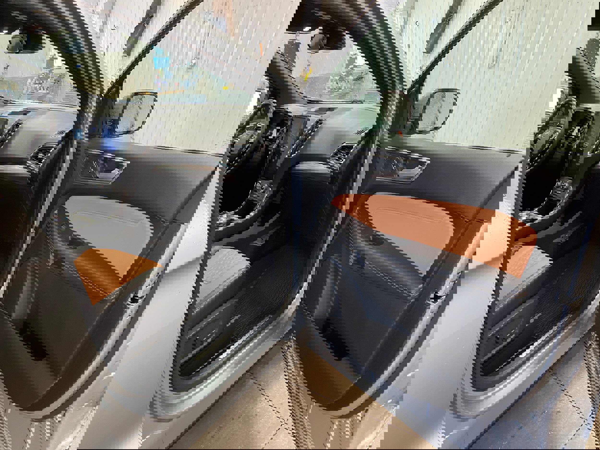 Used 2024 Ford Edge Titanium w/ Titanium Elite Package image 34